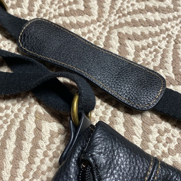 The sak Deena flop crossbody bag black pebbled leather purse fold over zip flap - Picture 3 of 12